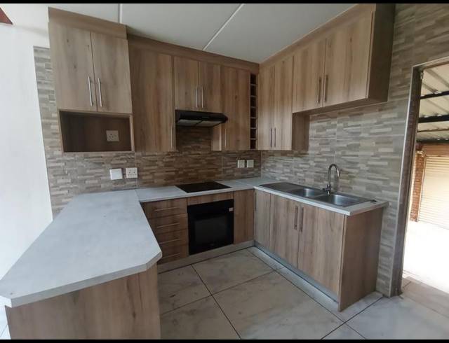 2 BEDROOM TOWNHOUSE FOR SALE IN HONEY PARK